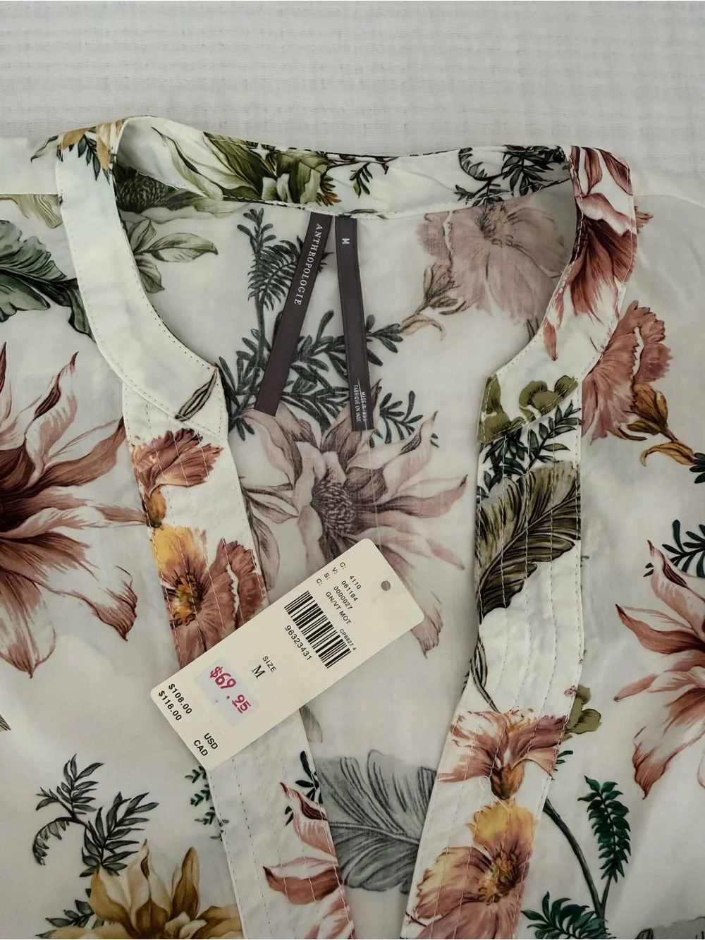 Anthropologie v-neck puff sleeve blouse, NWT. Size M, cream and floral print.